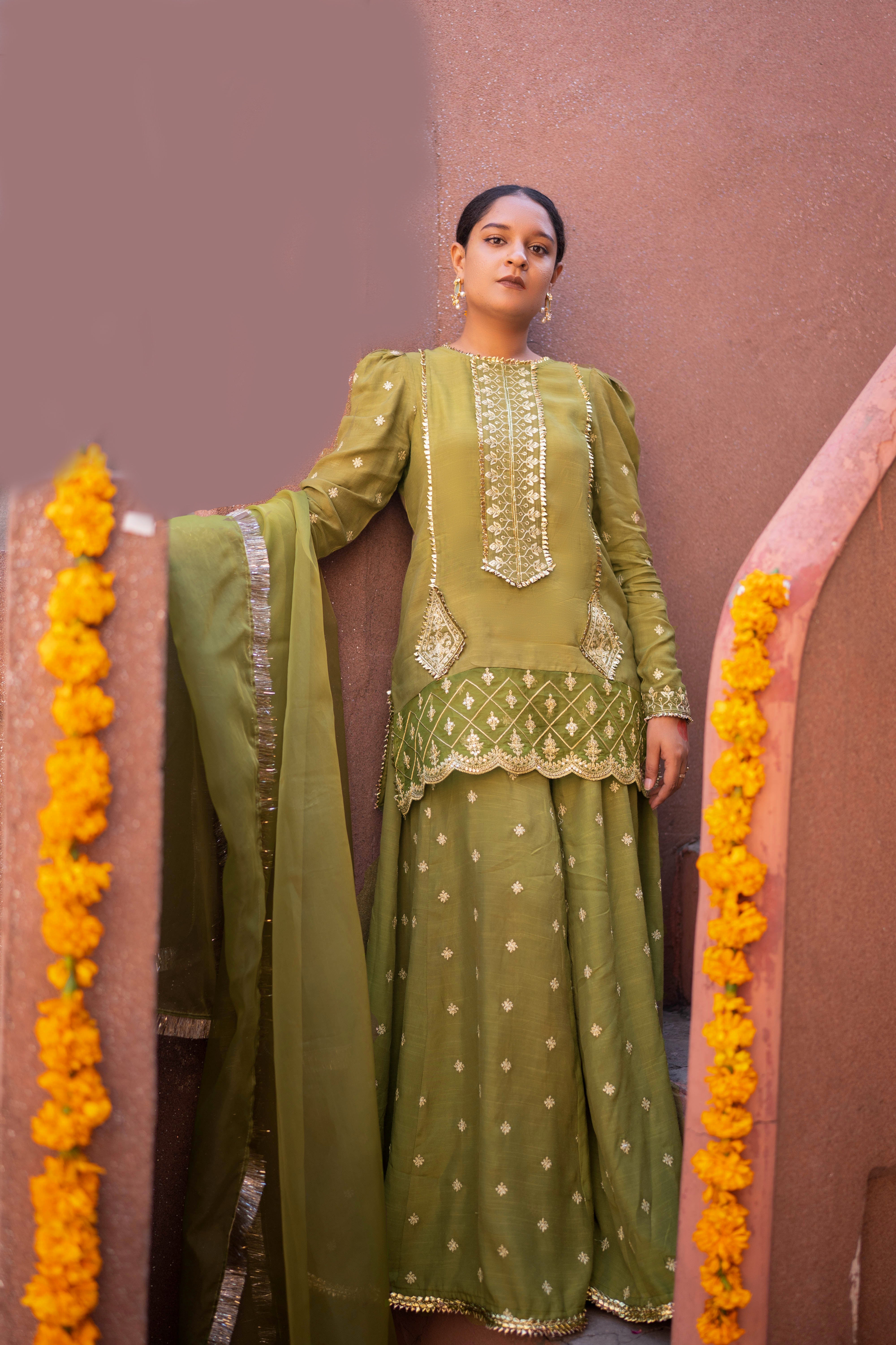 MAHNAAZ